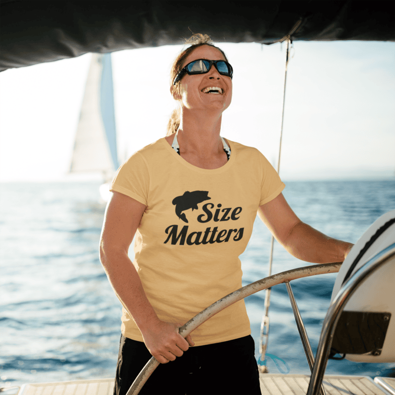 Size Matters – Funny Fishing & Boating T-Shirt