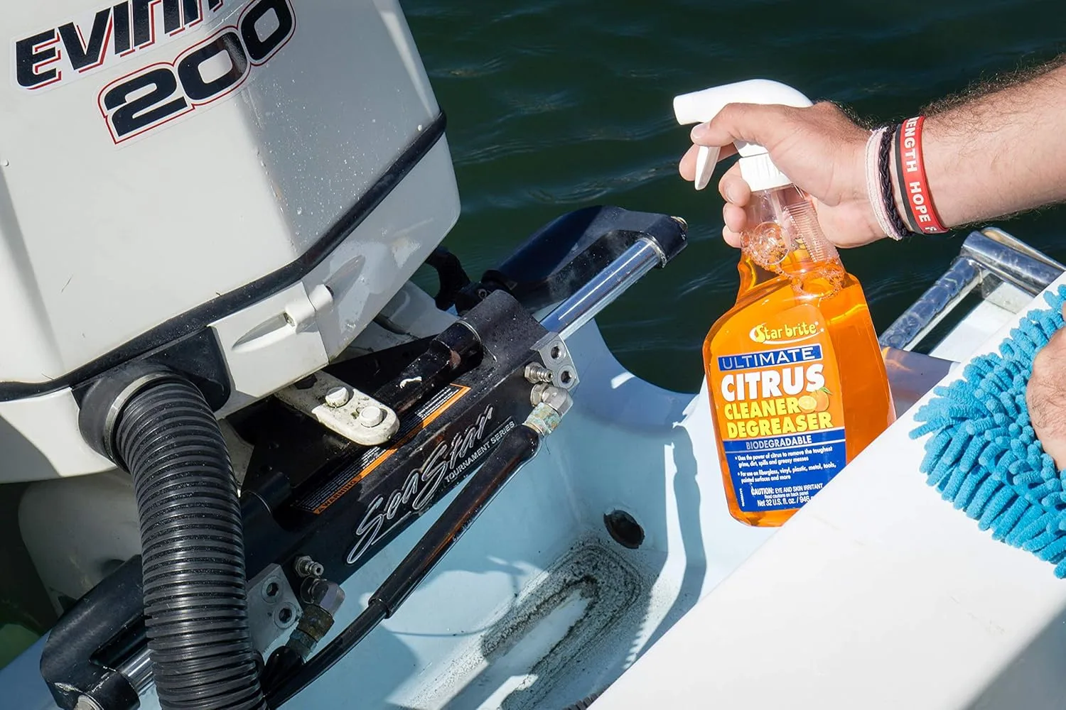STAR BRITE Ultimate Citrus Cleaner & Degreaser - Powerful Biodegradable Formula - Boat and Home Cleaning Solution - 32 OZ (096432)