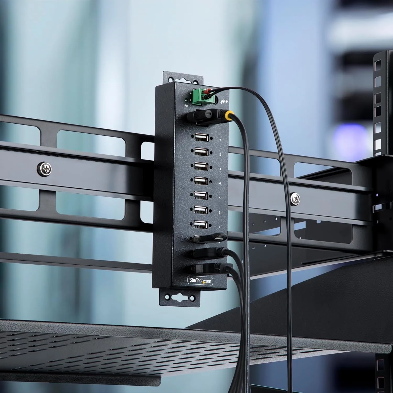 StarTech.com 10-Port Industrial USB 2.0 Hub, Rugged USB Hub withESD Level 4 Protection, DIN/Wall/Desk-Mountable USB-A Hub