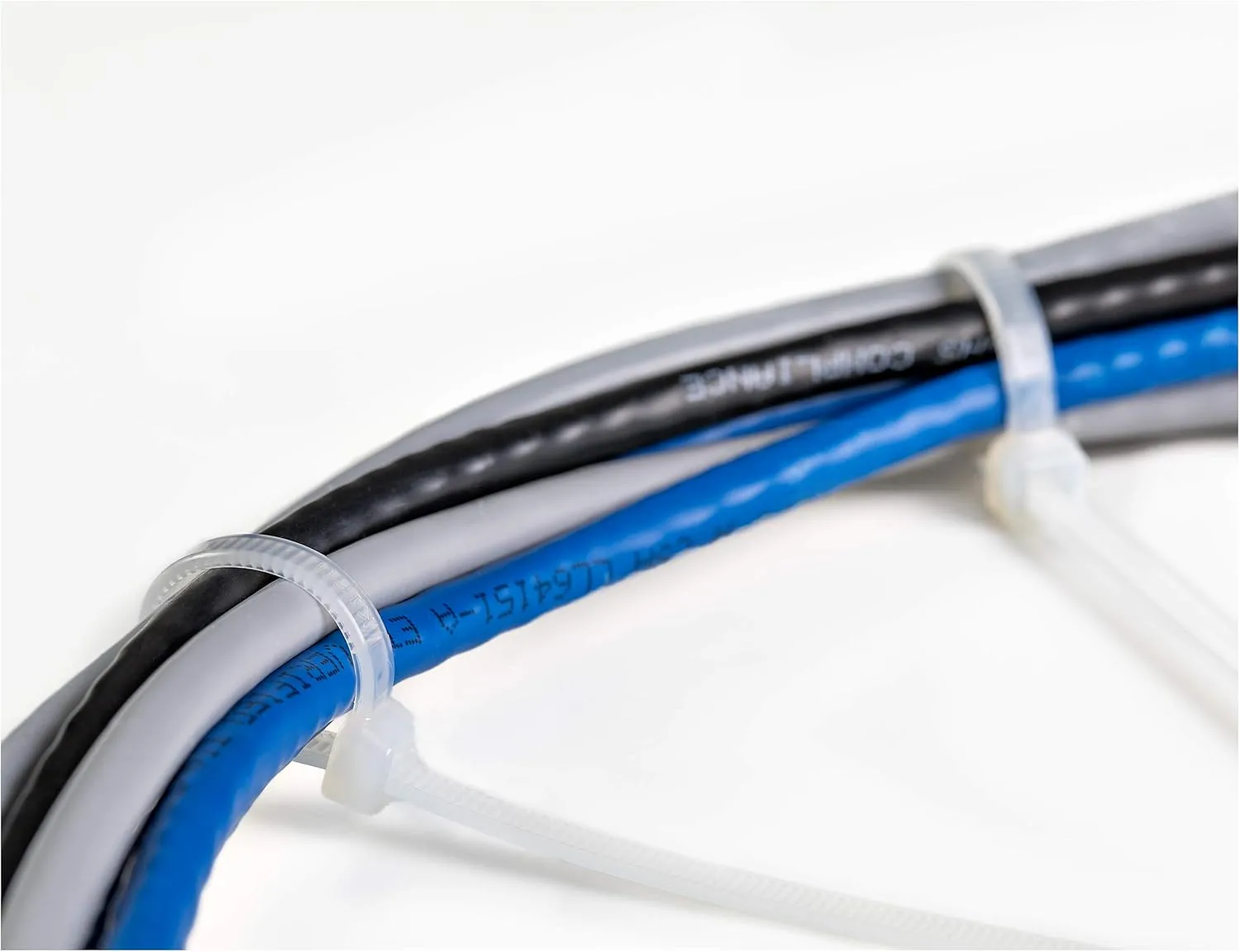 StarTech.com Nylon Self-Locking Cable Ties