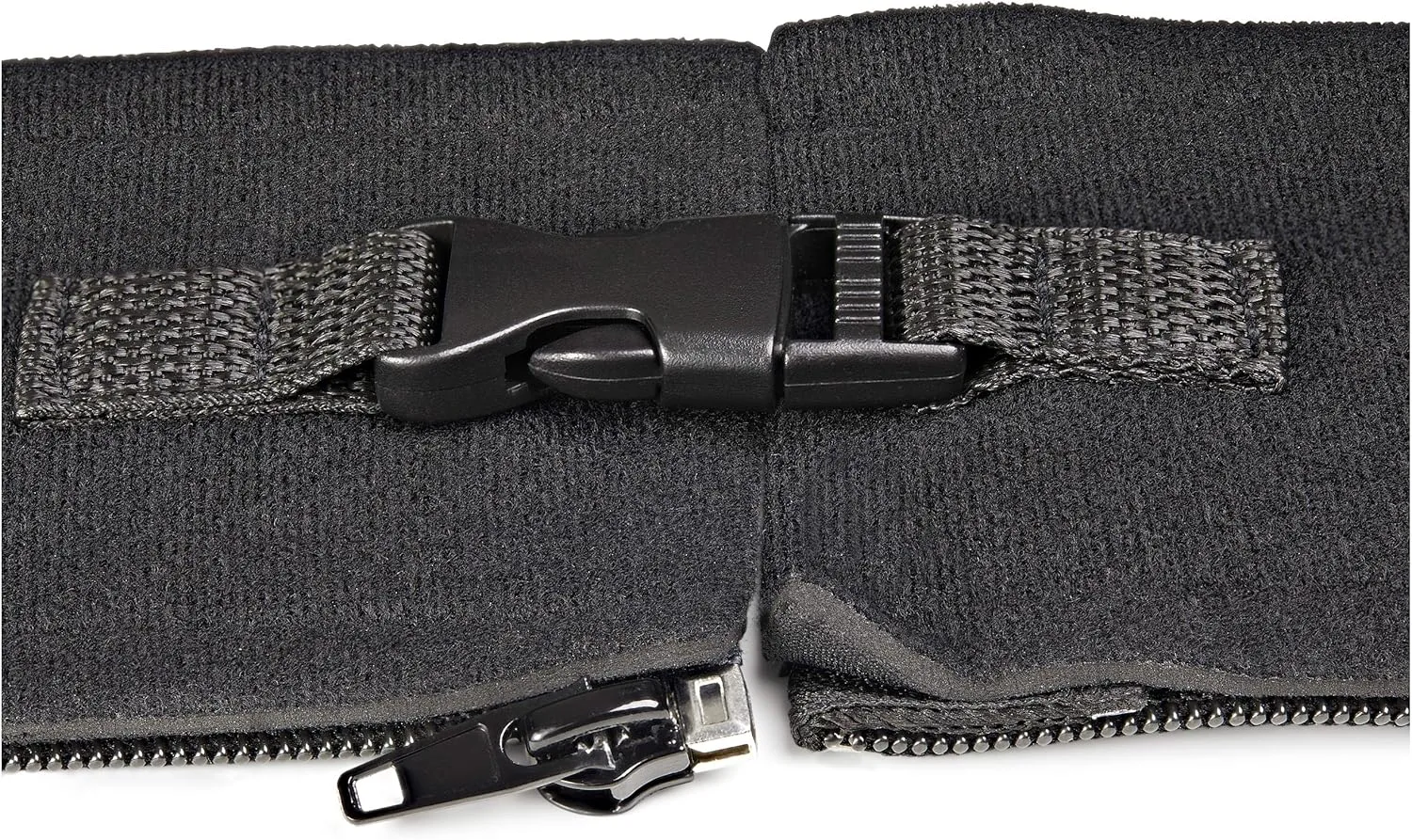 StarTech.com 40" (1m) Neoprene Cable Management Sleeve with Zipper & Buckle - 1.2" (3cm) Diameter