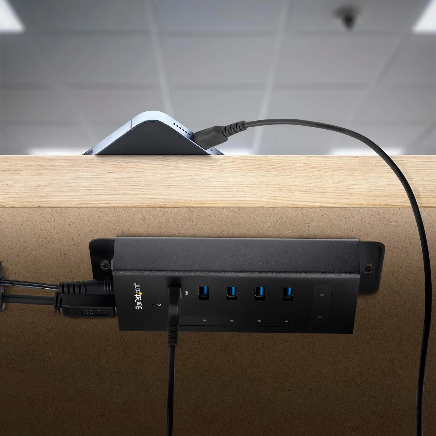 StarTech.com 7 Port USB C Hub - USB Type-C to 2x USB-C/5x USB-A - Metal Powered Hub