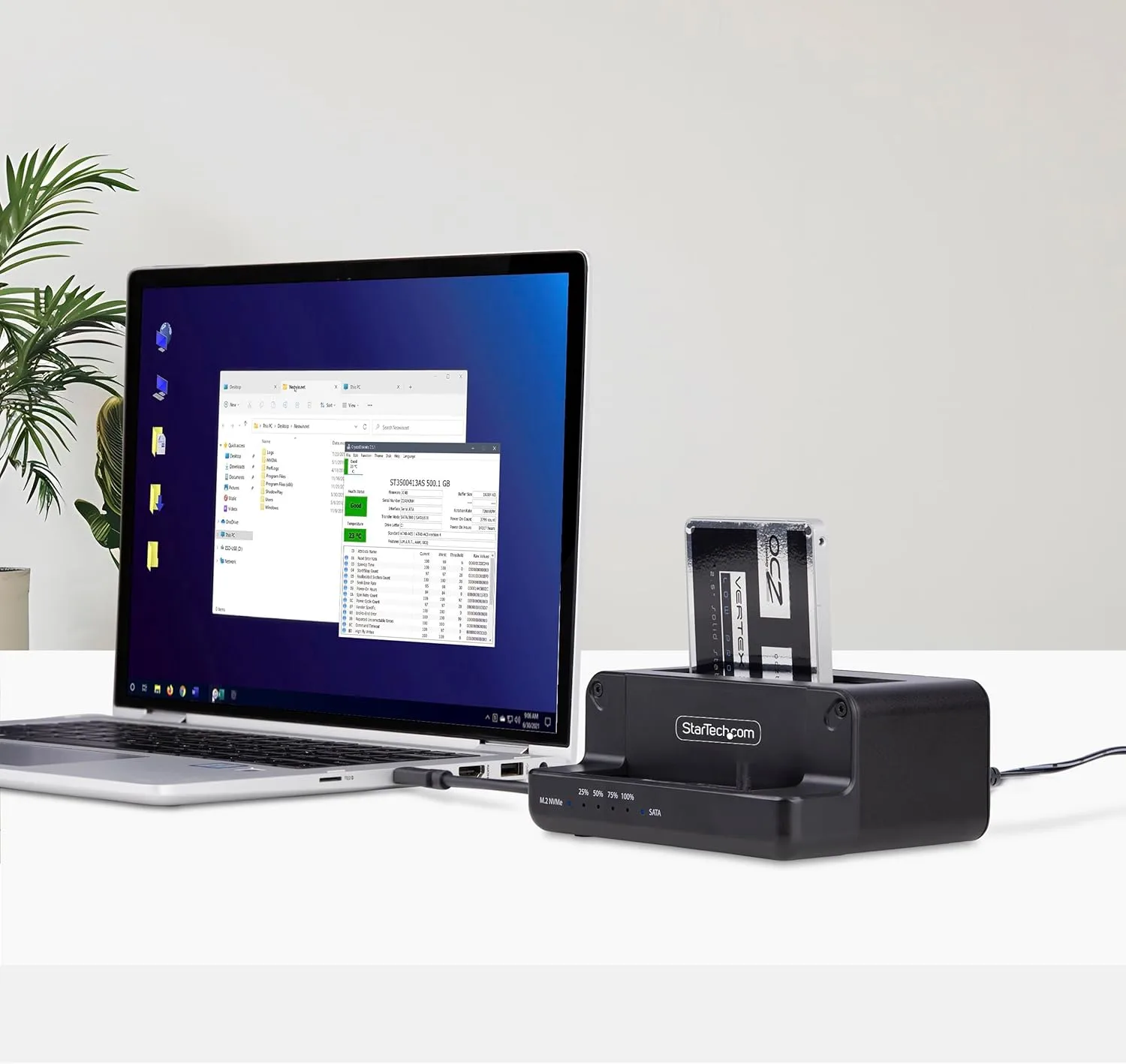 StarTech.com M.2 NVMe to 2.5"/3.5" SATA Drive Duplicator, Dual Bay Standalone Cloner/Drive Dock, 27GB/min, NVMe to SATA / SATA to NVMe, TAA