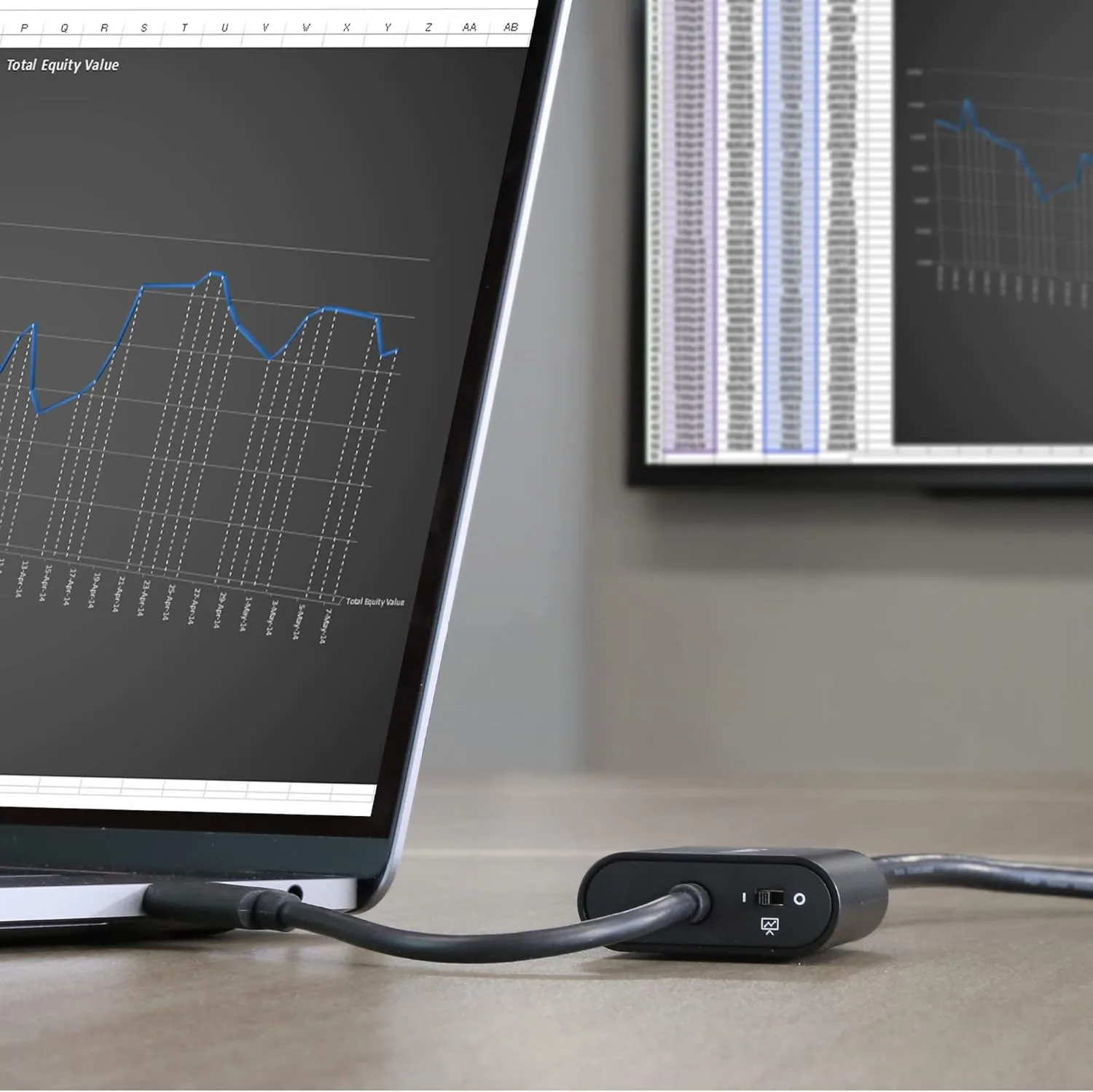 StarTech.com USB C to 4K HDMI Adapter - 4K 60Hz - Thunderbolt 3 Compatible