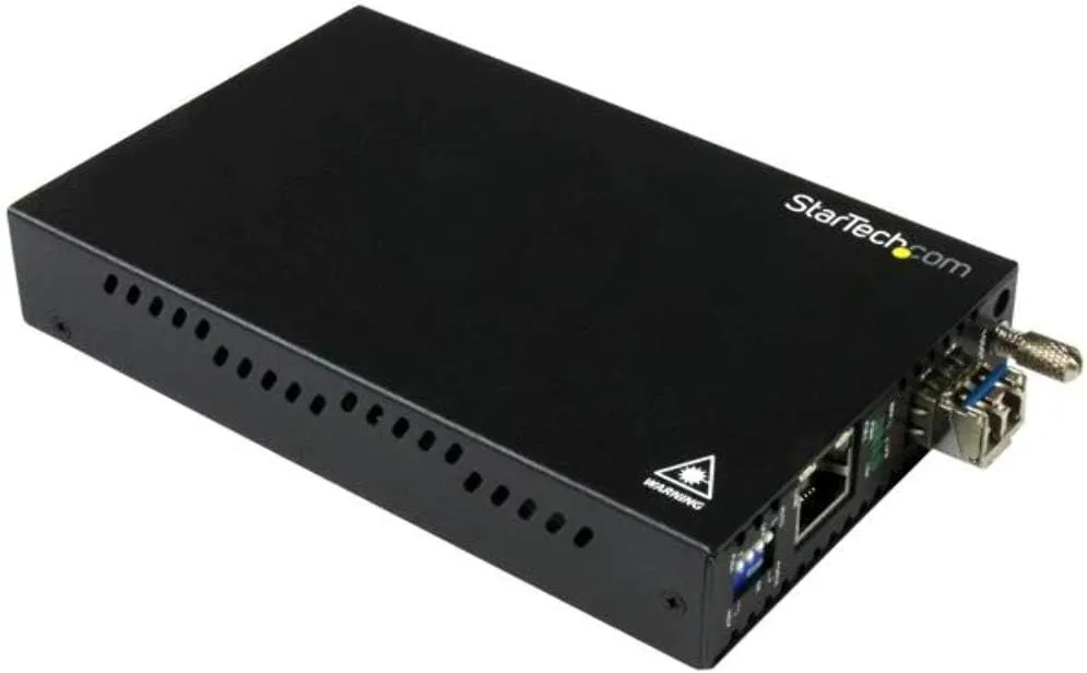 StarTech.com Single-Mode (SM) LC Fiber Media Converter - Gigabit