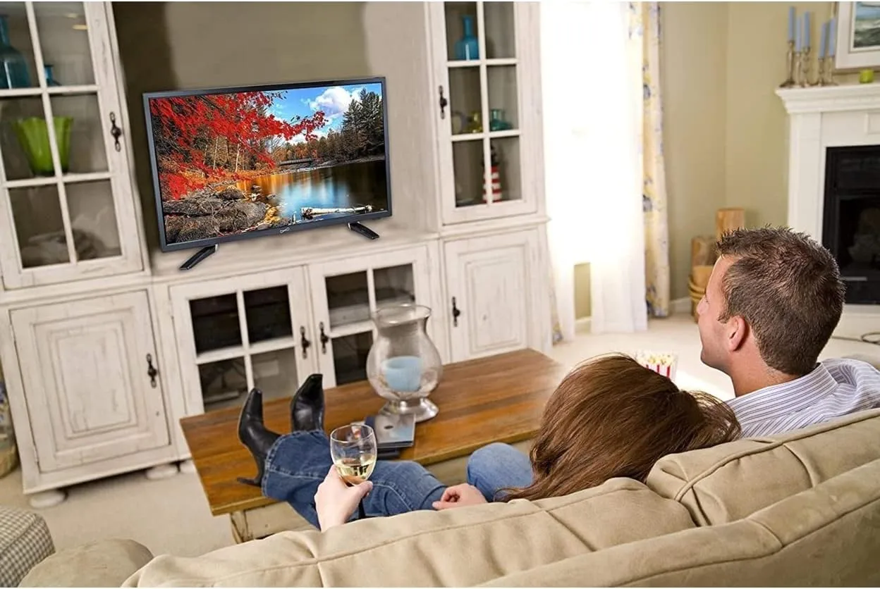 SUPERSONIC LED HDTV with HDMI and USB