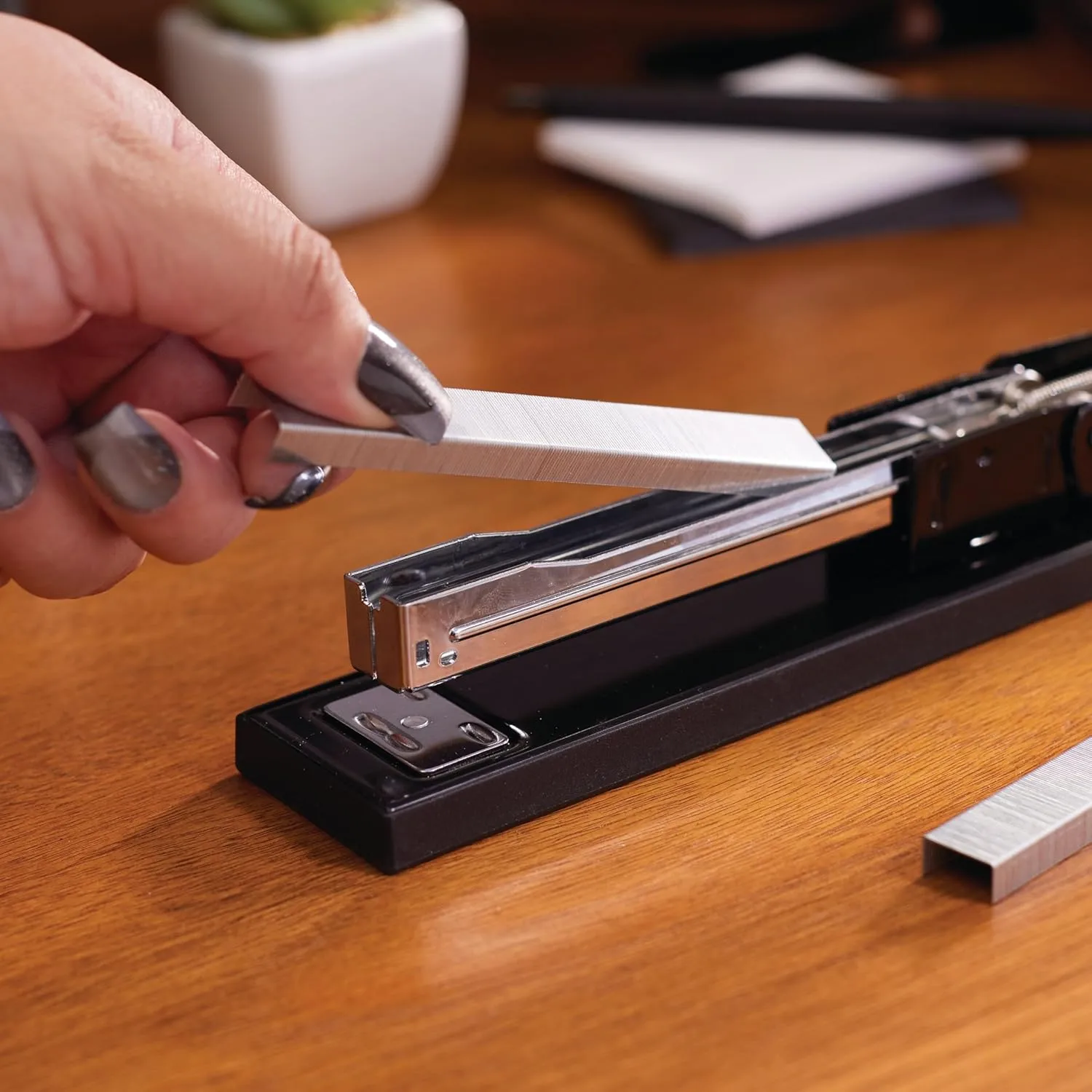 Swingline Stapler, 20-Sheet Capacity, Light Duty, Metal, Black (S7040501)