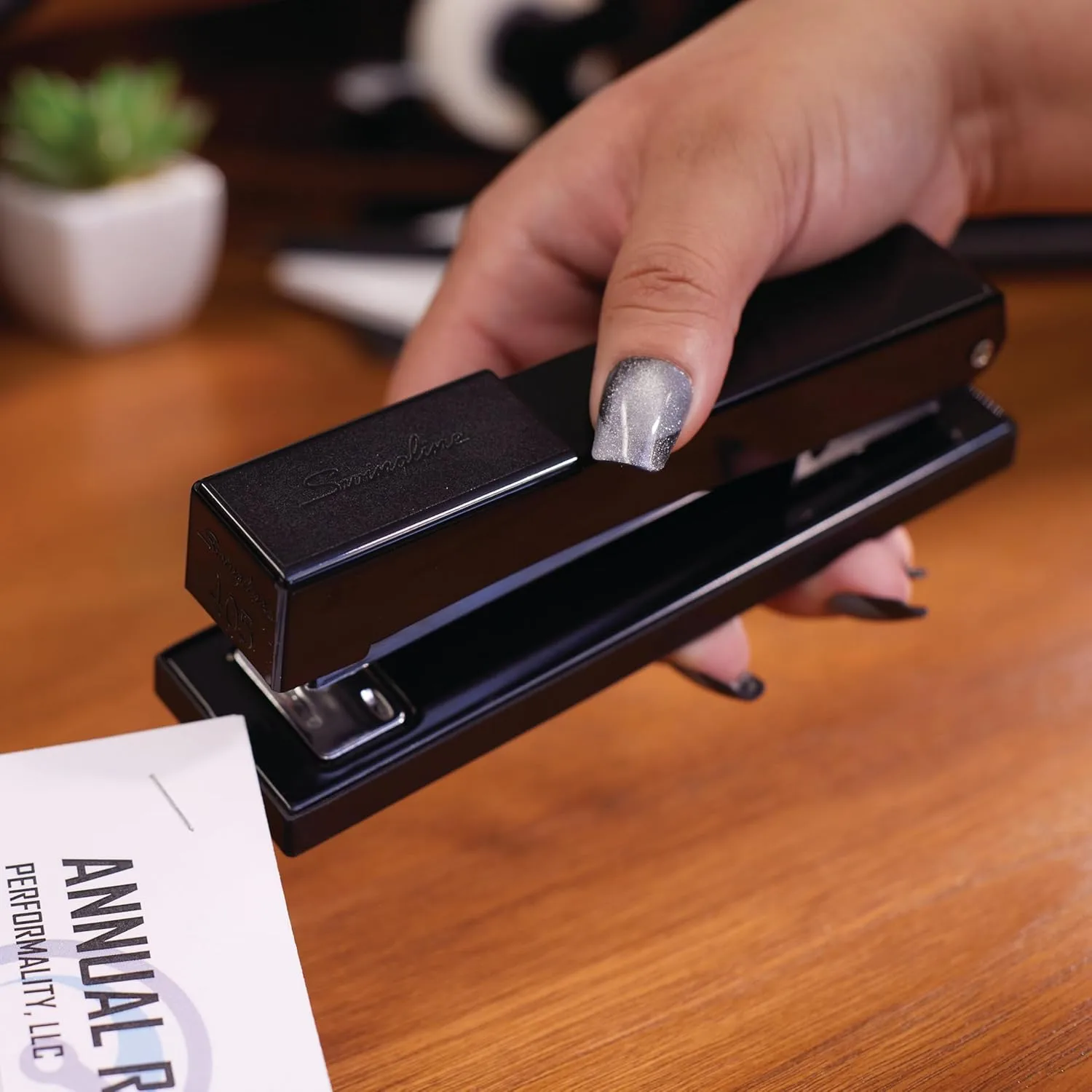 Swingline Stapler, 20-Sheet Capacity, Light Duty, Metal, Black (S7040501)
