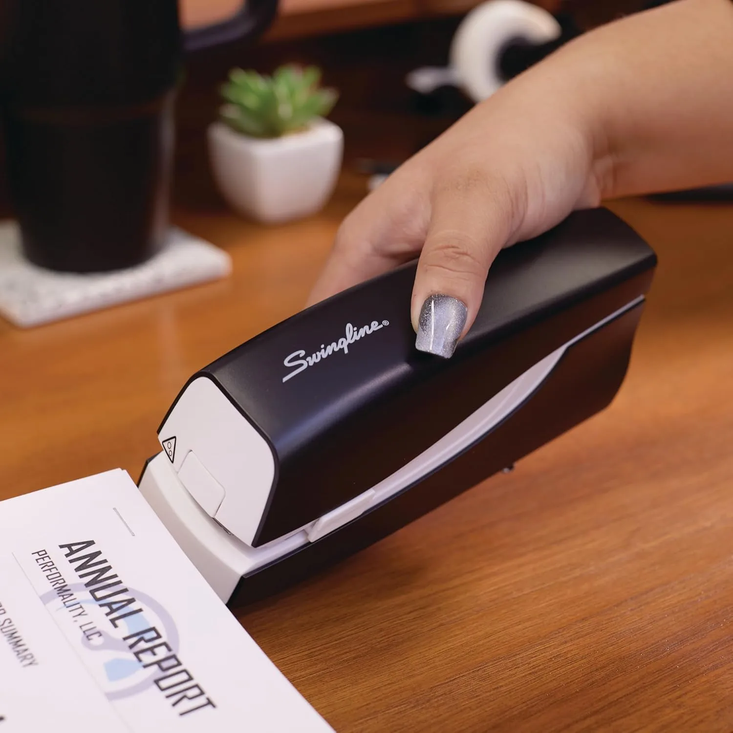 SWINGLINE Electric Stapler, 20-Sheet Capacity, Battery Powered