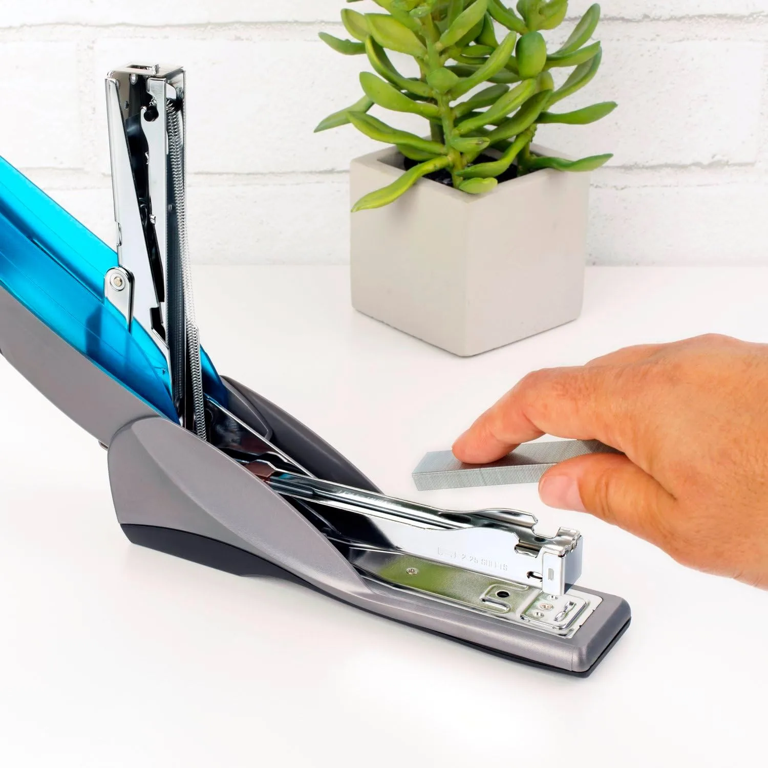 SWINGLINE Optima 25 Reduced Effort Stapler