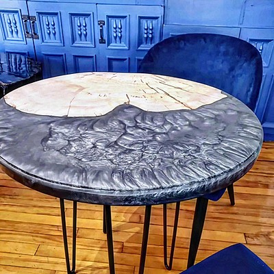 Table ronde en Frênes gris métallique