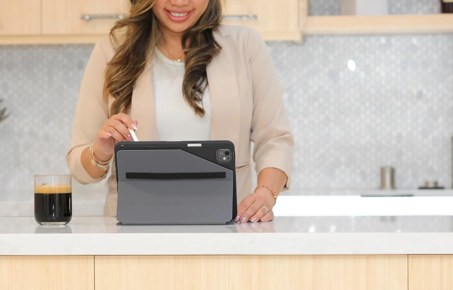 Targus – Click-in Rotation Case Compatible with iPad Pro 11” (M4) Military Grade Drop Protection
