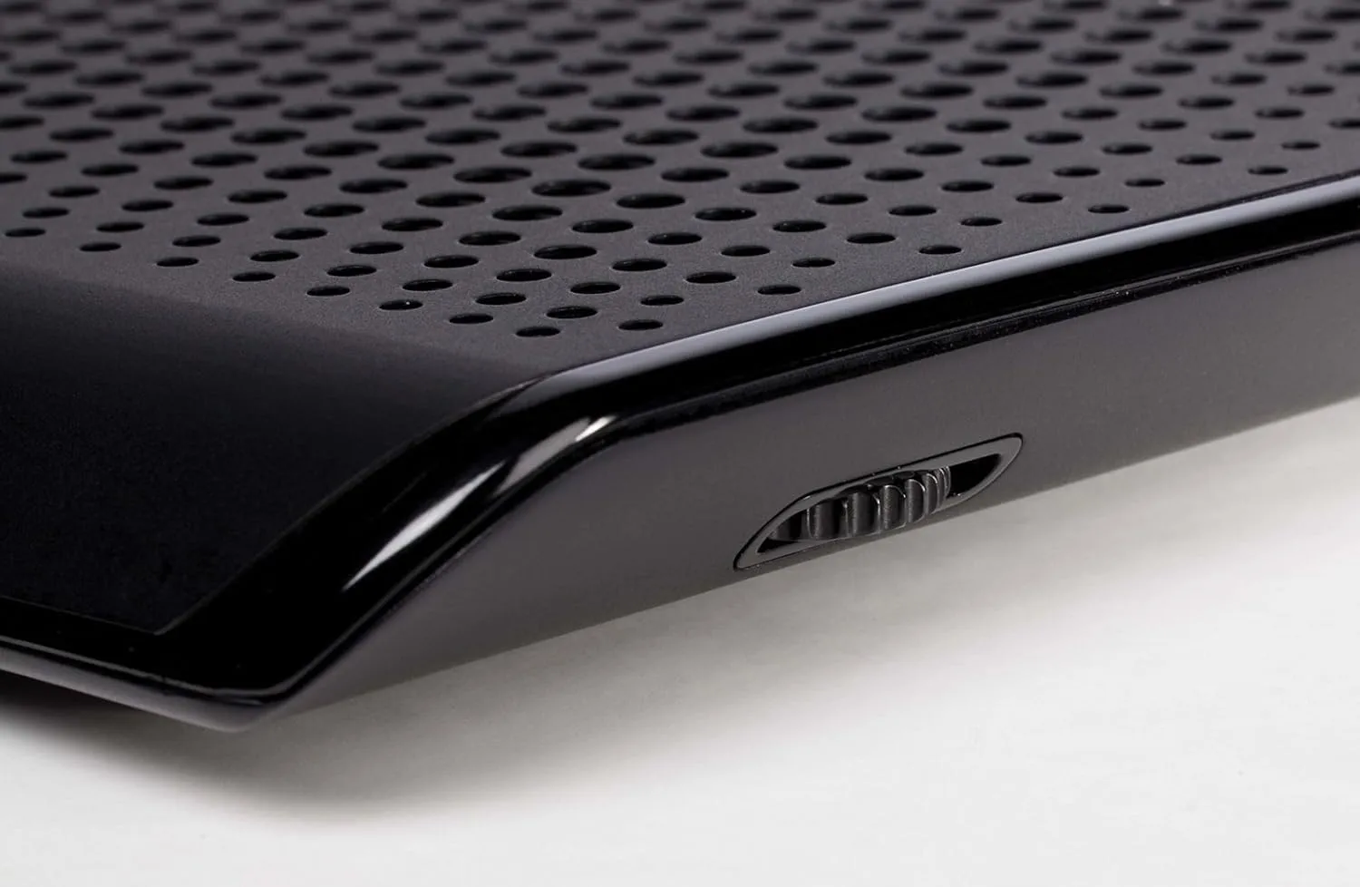 Targus Chill Mat HD3 Gaming for up to 18-Inch Laptop, Black (AWE57US)
