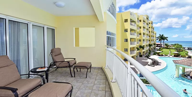 Sint Maarten - 8-17 October 2027