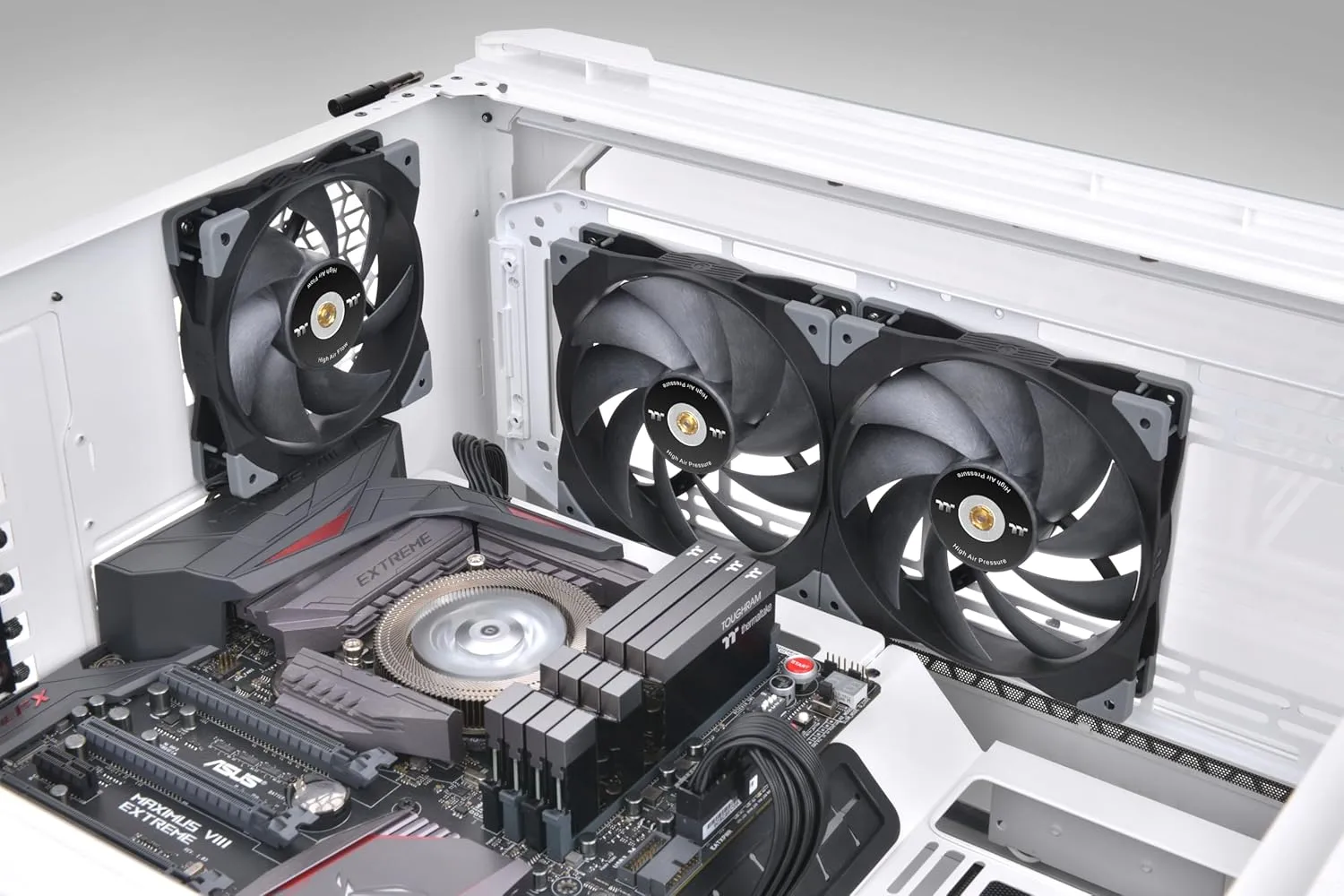 Thermaltake SWAFAN GT14 PC Cooling Fan, 3 Types of Detachable Fan Blades, 6.4 Inches, High Pressure/High Air Flow/Reversed, Desktop Compatible