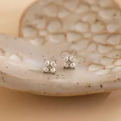 Pearl Flower Delicate Earrings Silver