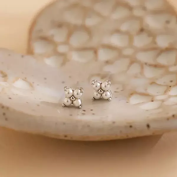 Pearl Flower Delicate Earrings Silver