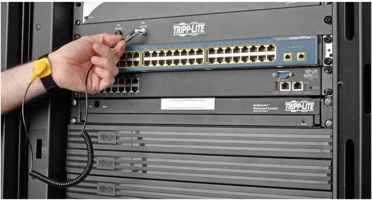 TRIPP LITE Rack Enclosure/Open Frame Server Cabinet ESD Grounding Panel 1U SRGROUNDPANELBC