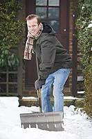 True Temper 1640000 Aluminum Show Pusher with D-Grip Hardwood Handle