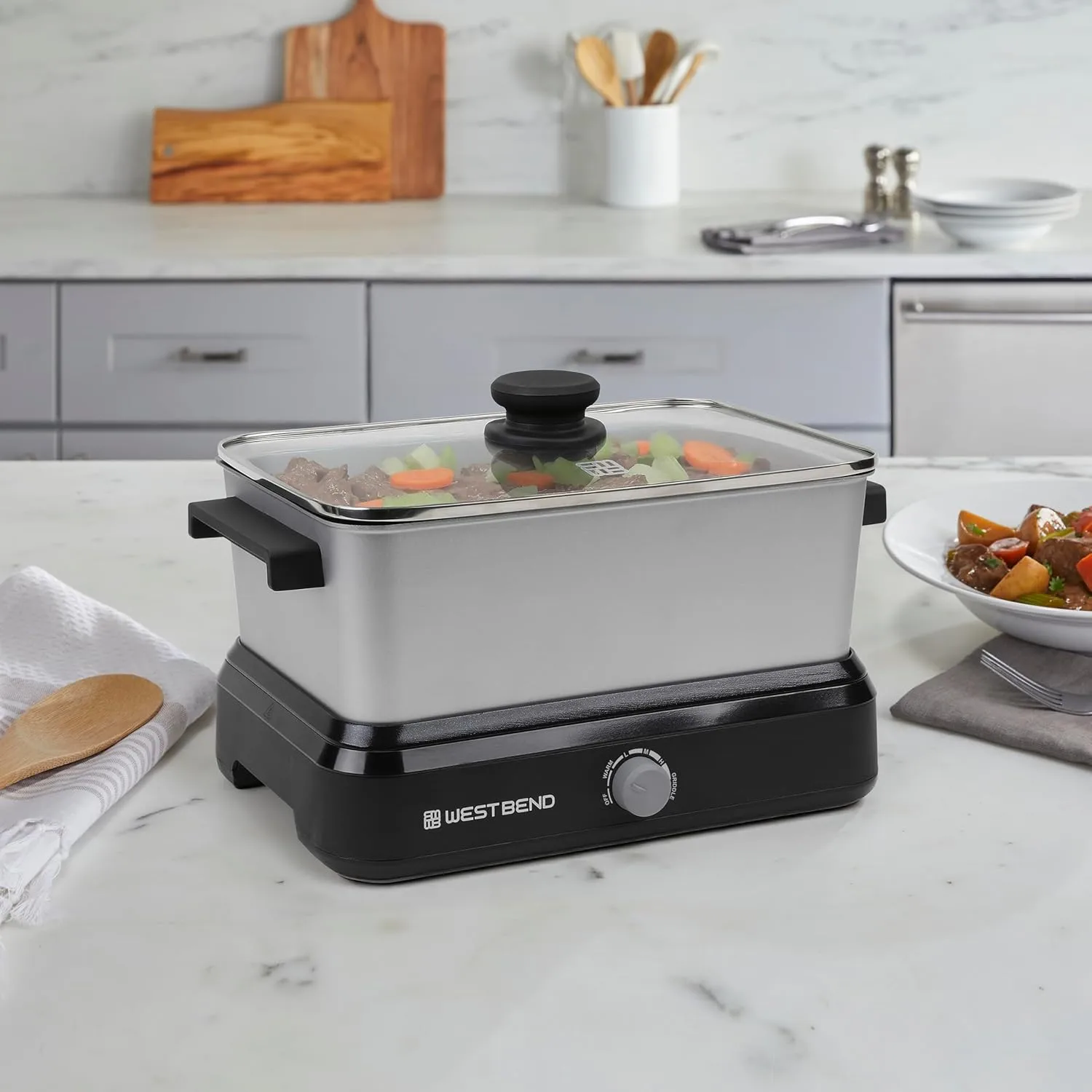 West Bend Versatility Slow Cooker Large Capacity Non-stick Cooking Vessel & Variable Temperature Heating Base Includes