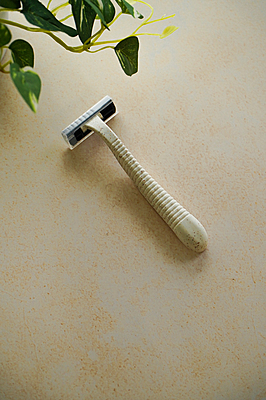 WHEAT STRAW RAZOR-CURVE SHAPE
