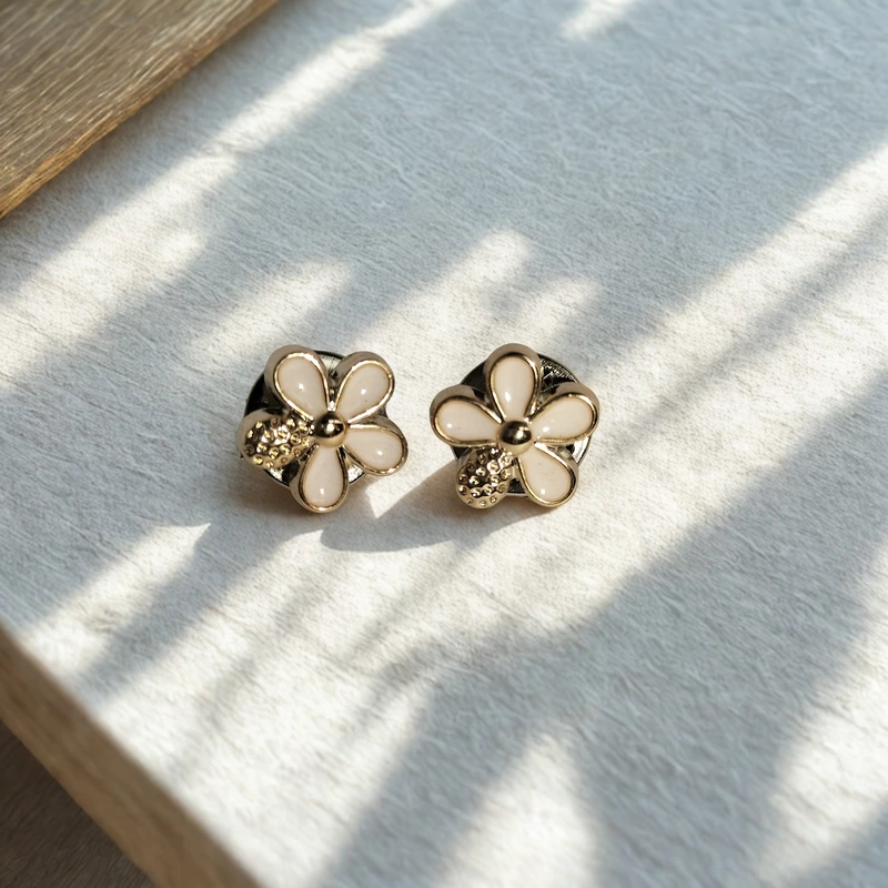 floral earrings