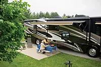 Winegard RT2035T Roadtrip T4 in-Motion RV Satellite Dish (Dish, DIRECTV, BellTV) - Fully Automatic RV Satellite Antenna Black