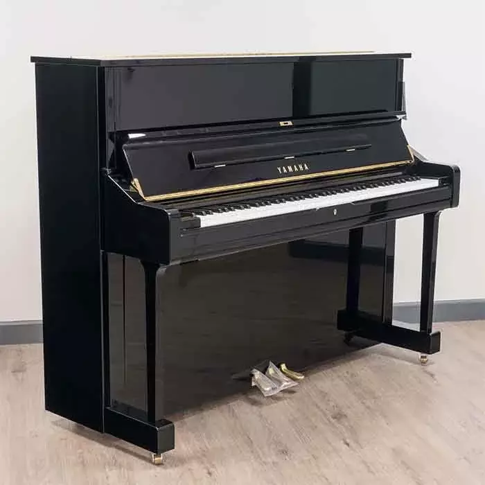 Yamaha U1